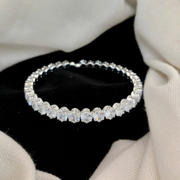 Radiant Single-Row Cubic Zirconia Bangle Bracelet for Girlz – A Dazzling Touch of Luxury and Elegance