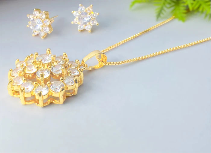 SHIMMER IN STYLE WITH OUR AFFORDABLE ZIRCON GOLD-PLATED PENDANT NECKLACE SET – PERFECT FOR GIRLS WHO LOVE A TOUCH OF GLAMOUR!